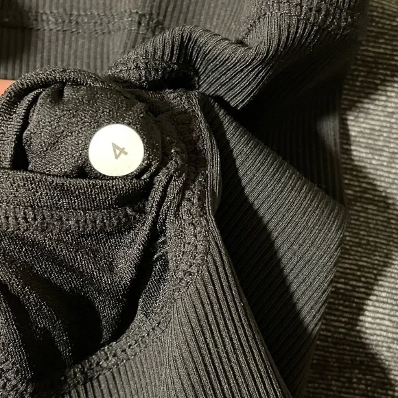 LULULEMON Run Switch Back 1/2 Zip Reversible Pullover grey black/black, size 4 - Picture 5 of 12